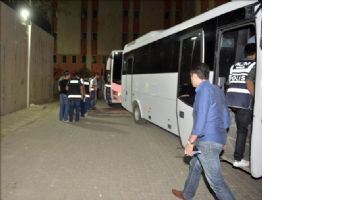 Mardin´de 14 polis ve 1 öğretmen tutuklandı