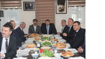 Çalışma Ve Sosyal Güvenlik Bakan Yardımcısı Ömer Yeğin Mardin´de Sanayicilerle Bir araya Geldi.