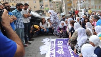 Valiliğe Beyaz Tülbent Asmaya İzin Verilmedi.