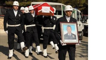 Şehit polis memuru Mete´nin cenazesi toprağa verildi