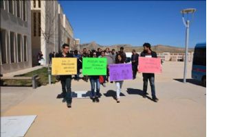 Öğrenciler Üniversite yönetimine tepki gösterdi