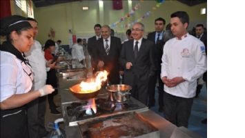 Mardin´de,Gençler Yemek Yarışmasında buluştu.