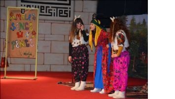 Kobani&#039;li çocuklar için tiyatro gösterimi yapıldı
