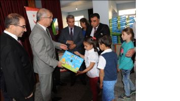 Mardin Valisi Suriyeli Öğrencileri Ziyaret etti
