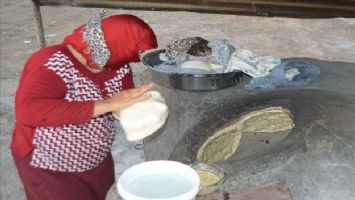 Sınırda huzurun yakalanması kadınları tandır ekmeği yapmaya yönlendirdi