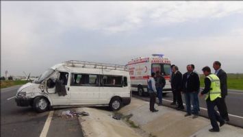 Nusaybin`de yolcu minibüsü devrildi: 8 yaralı
