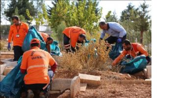 Mardin´de Mezarlıklara Sonbahar Bakımı?