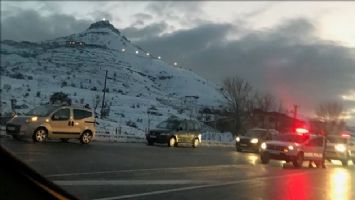 Mardin´de yollar buz tuttu 18 araç kaza yaptı 9 kişi yaralandı