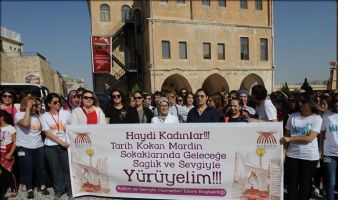 Mardin´de    Kadınlar Tarihi Sokaklarda Yürüdü!..