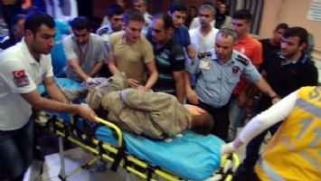 Karakolda Nöbet Tutan Asker Sırtından Yaralandı