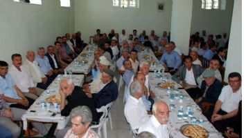 İki aile arasındaki husumet barış yemeği ile noktalandı