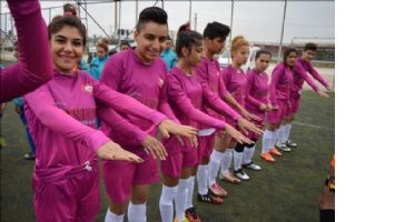 Nusaybin´de Bayan  Futbol Takımları Karşılaşması