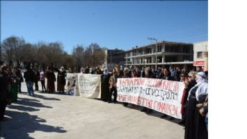 Nusaybin`de &quot;Dünya Kadın Yürüyüşü&quot; etkinliği