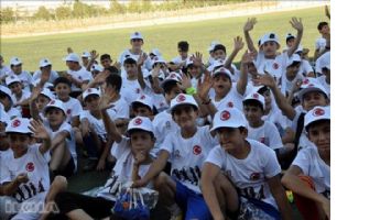 Kızıltepe Belediyesinden kurs öğrencilere tişört verildi