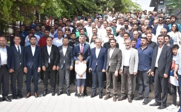 Ak Parti Vekilleri Mazbatalarını Aldı