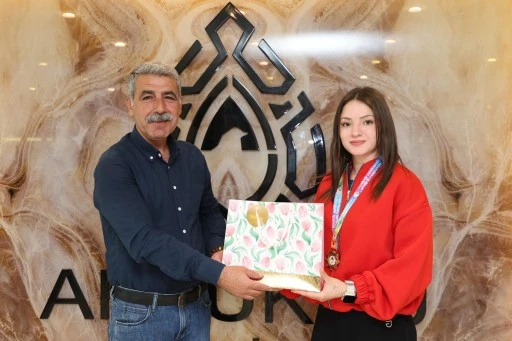 Amak, Mardin&rsquo;in Gururu T&uuml;rkiye Şampiyonu Sporcuyu Ağırladı