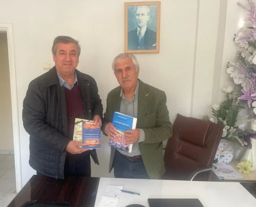 Araştırmacı-Yazar Beğtaş&rsquo;tan &Ccedil;elik&rsquo;e 3 Kitap