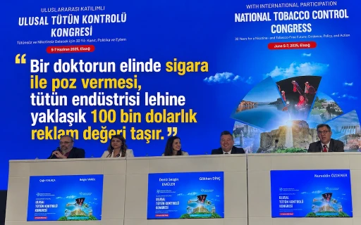 Bir Doktorun Elindeki Sigara,Reklamdır!