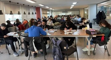  Depremzede Öğrenciler, Üniversite Sınavlarına hazırlanıyor 