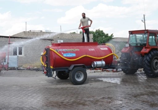 Derik'te 4 Mahalleye İtfaiye Destekli Su Tankeri