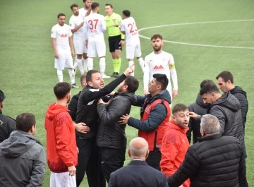 Edirnespor Teknik Sorumlusu Kırmızı Kart Gördü
