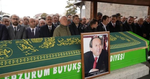 Gazeteci Feridun Fazıl &Ouml;zsoy son yolculuğuna uğurlandı