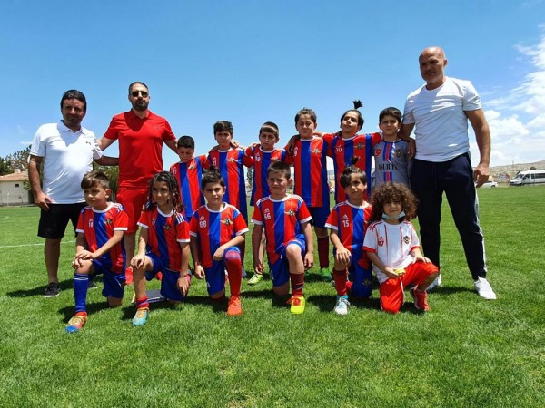 Geleceğin Yıldızları Nevşehir'de 2 Kupa Kazandı