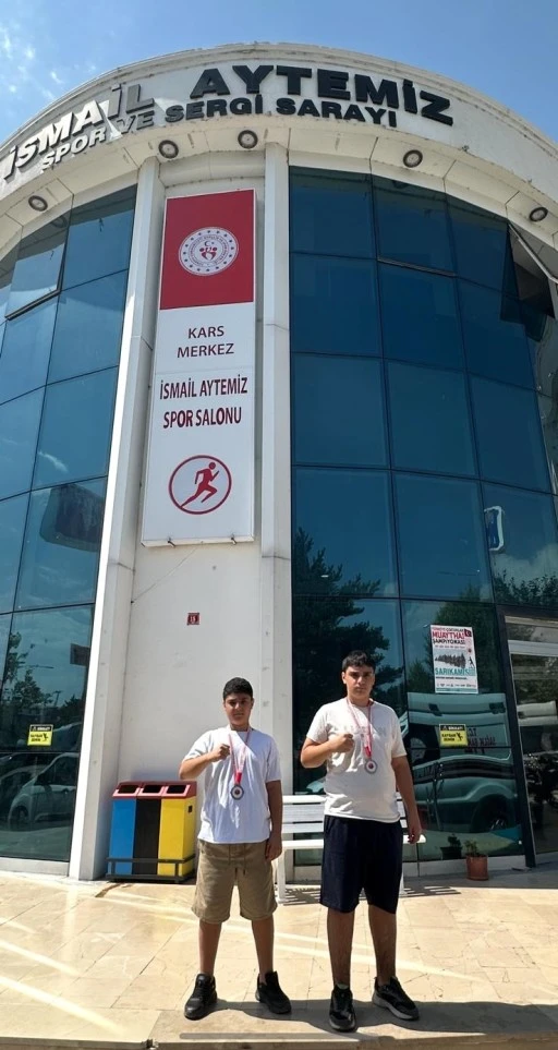 Kızıltepe&rsquo;de ikiz kardeşler uzakdoğu sporunda fırtına gibi