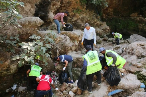   Mardin Belediyesi, Gurs Şelalesini Temizledi