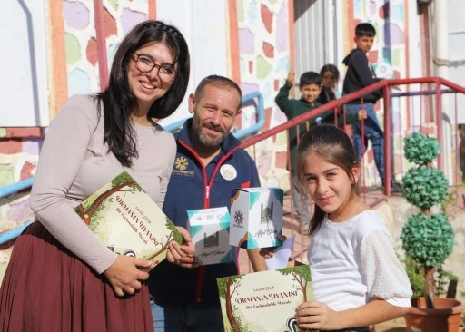 Mardin B&uuml;y&uuml;kşehir Belediyesi &ldquo;Masal Bavulu Projesi&rdquo; ile &ccedil;ocuklarla buluştu