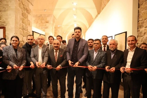 Mardin'de "Sarar &Ouml;zel Eşarp Koleksiyonu Sergisi" 