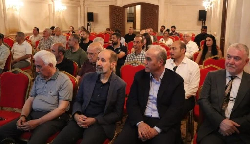 Mardin&rsquo;in Ge&ccedil;mişi Konuşuldu, Geleceği İ&ccedil;in Yol Haritası &Ccedil;izildi