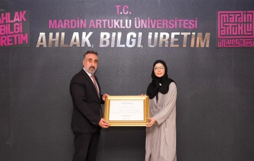 MA&Uuml; Kamp&uuml;s&uuml;ne Soykırım Anıtı Dikildi