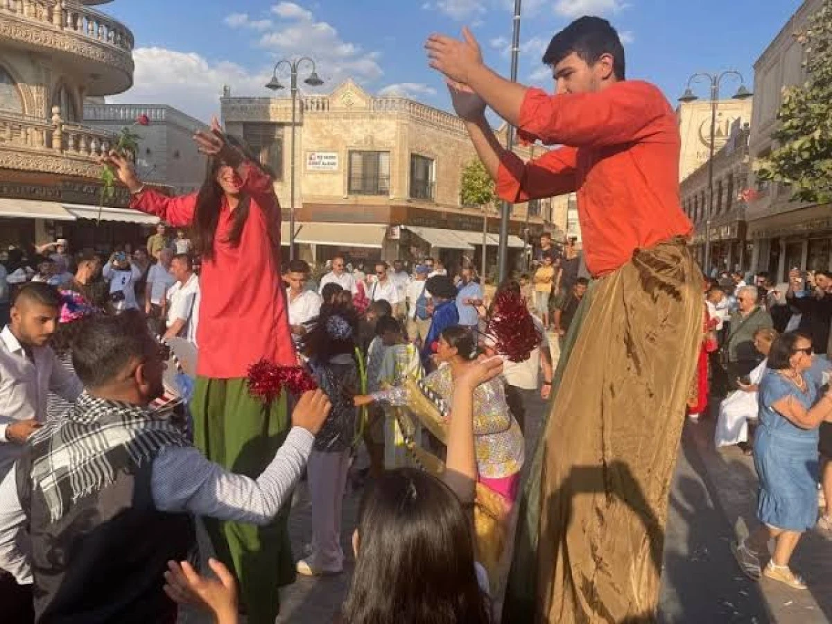 Midyat&rsquo;ta Renkli Festival: U&ccedil;an Halı 8&rsquo;inci Kez Havalandı