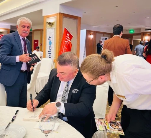 GAZİANTEP&rsquo;TE OKURLARIYLA BULUŞTU