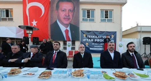  Bakanı Işıkhan Mardin'de &quot;Vefa İftarı&quot;na katıldı
