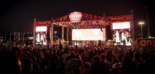 GAZİANTEP'TE UNUTULMAZ GECE: BİNLERCE &Ccedil;OCUK MELİS FİS VE M LİSA ŞARKILARIYLA COŞTU