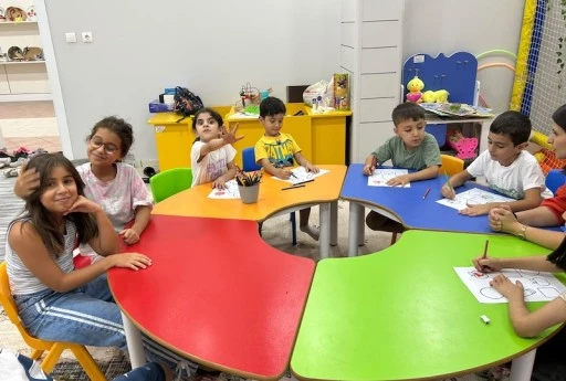 Şems Kadın Dayanışma ve Yaşam Merkezi&rsquo;nde Eğitim, &Uuml;retim ve Oyun Bir Arada
