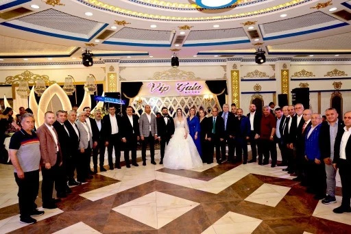 Teke Ailesinin Mutlu Günü