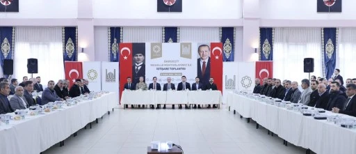 Vali Akkoyun Darge&ccedil;it&rsquo;te Muhtarlarla İstişare Toplantısı Yaptı