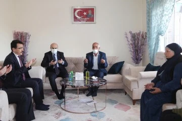 Vali Demirtaş’tan Gara Şehidi Vedat Kaya’nın Ailesine Ziyaret