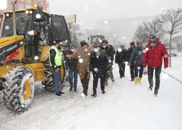 Vali Demirtaş, Yol Açma Çalışmalarını İnceledi 