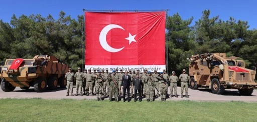 Vali Tuncay Akkoyun Askeri  Kışlayı  ziyaret etti.